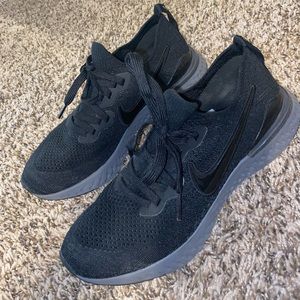 Nike Epic React Flyknit 2